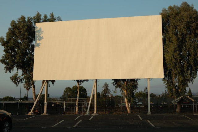 A blank outdoor print advertising billboard